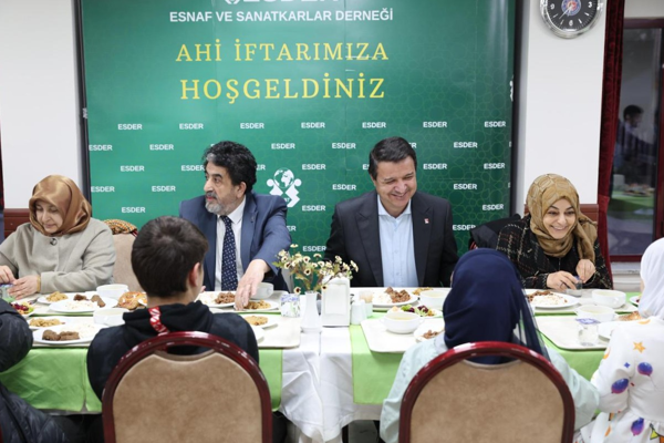 Arıkan, “Geleneksel Ahi İftarı” programına katıldı