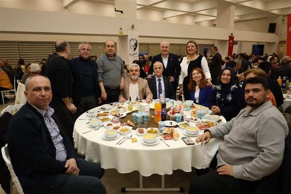 İzmit’te STK temsilcileriyle Ramazan iftarı düzenlendi