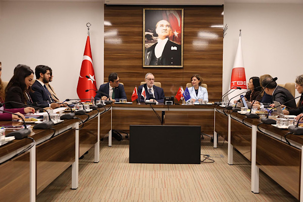 Başkan Ünlüce, Ankara’da temaslarda bulundu