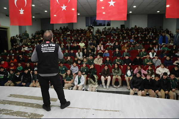 ÇAK-TİM’den okullarda afet farkındalık eğitimi veriliyor