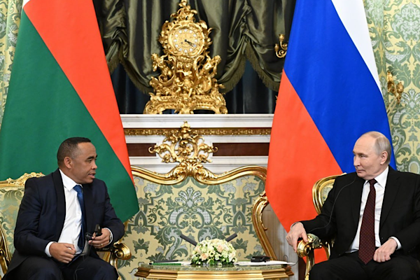 Putin, Madagaskar Cumhurbaşkanı Randrianirina ile Kremlin’de görüştü