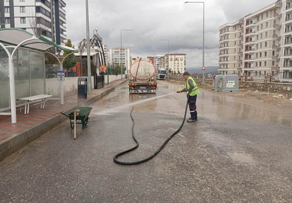 Siirt’te kent genelinde temizlik çalışmaları gerçekleştiriliyor