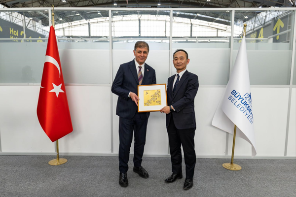 Başkan Tugay, Başkonsolos Ryoji ile bir araya geldi