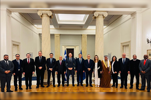 Katar Büyükelçisi, Yunan Dışişleri Bakanı ve Arap Büyükelçilerle görüştü