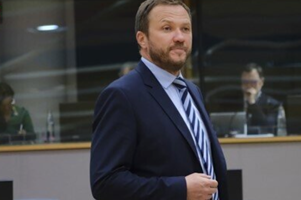 Tsahkna: Sınırlar Rus savaşçılara kapatılmalı