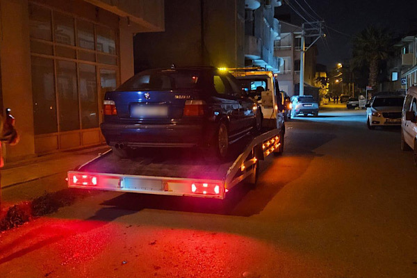 Sakarya’da sanayi sitesinde drift atan sürücülere ceza kesildi