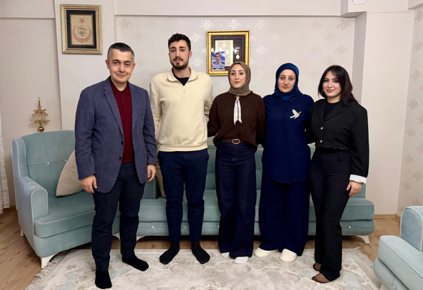 Başkan Vekili Aksoy ilk iftarını şehit ailesiyle açtı