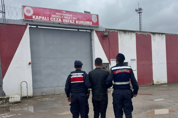 Kocaeli’nde hapis cezasıyla aranan şahıs yakalandı