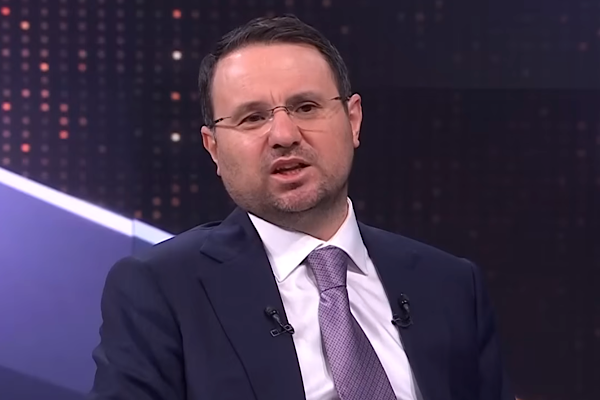 Gürlek, Başakşehir’de iftar sofrasında vatandaşlarla buluştu