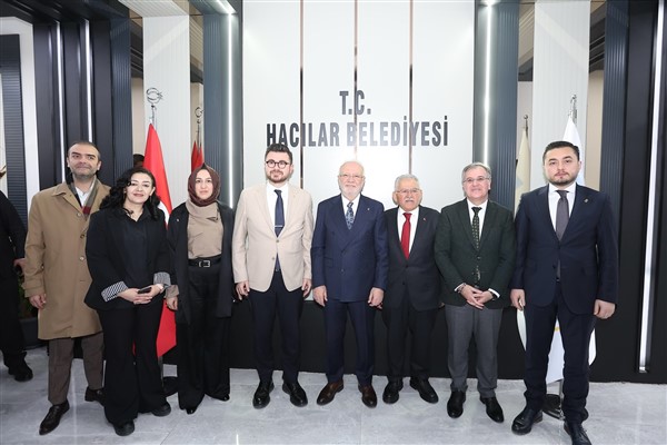 Büyükkılıç, Ramazan programında bir dizi ziyarette bulundu