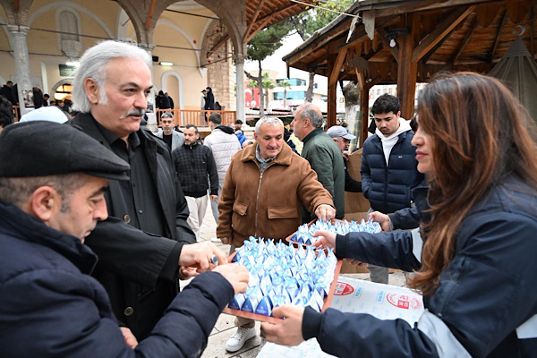 Aydın’da geleneksel lokumlu bayramlaşma