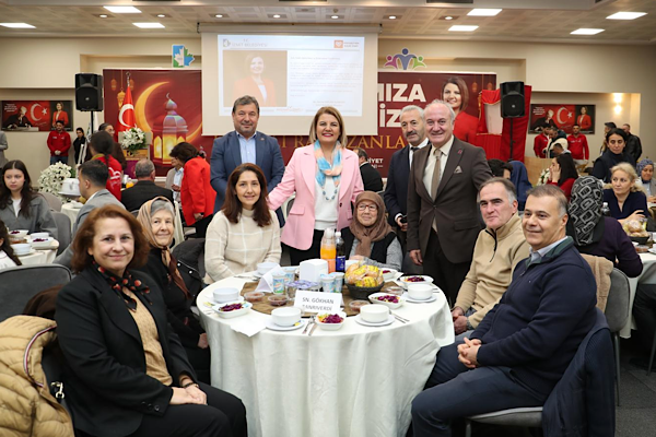 İzmit’te şehit aileleri ve gaziler iftar sofrasında buluştu