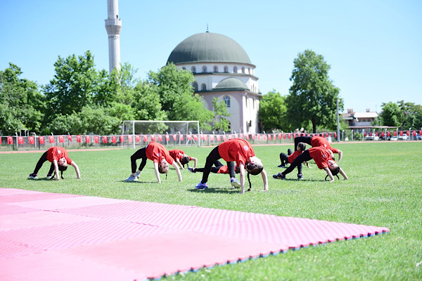 Kestel’de farklı branşlarda spor eğitimleri sürüyor