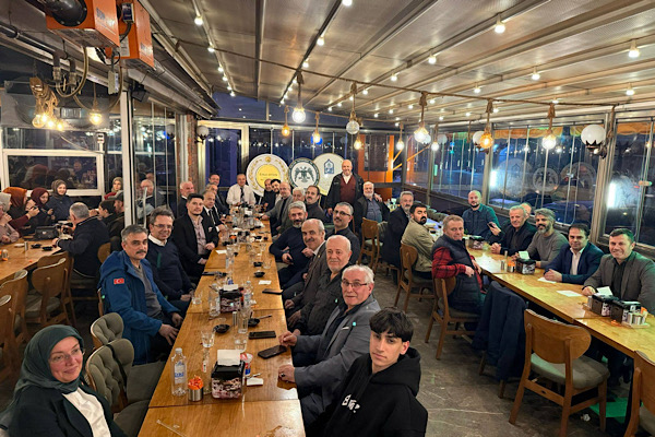 Bursa’da Konyalılar geleneksel iftar sofrasında buluştu
