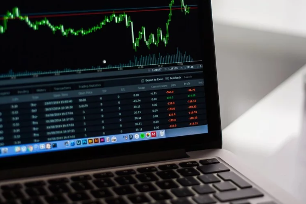 Borsa İstanbul, ieopolitik risklerin gölgesinde 13 bin desteğinin altına sarktı