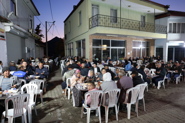 Marmaris Belediyesi’nin iftar programı Taşlıca’da devam etti