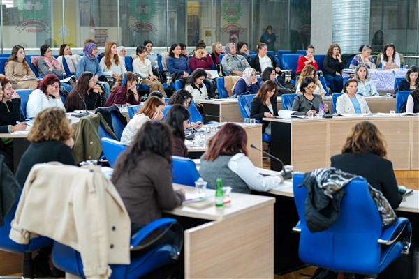 ‘Kadın Ekonomisi, Kooperatif ve Komün Çalıştayı’ düzenlendi