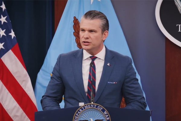 Hegseth: Daha büyük ve yoğunlukta saldırı dalgaları geliyor