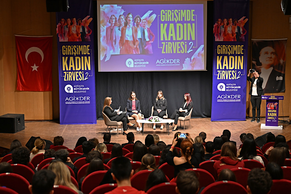 Antalya’da “Girişimde Kadın Zirvesi”nin ikincisi düzenlendi