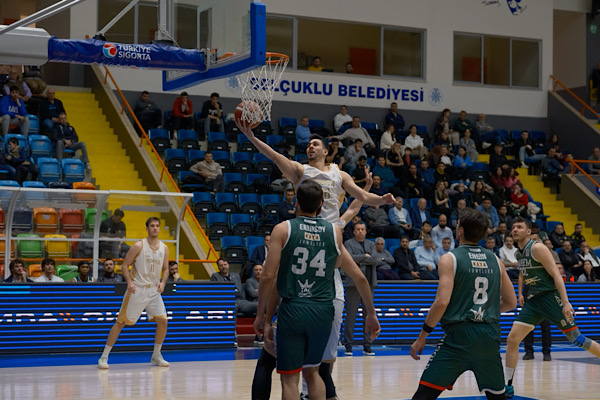 Konya Büyükşehir Belediyespor haftayı galibiyetle kapattı