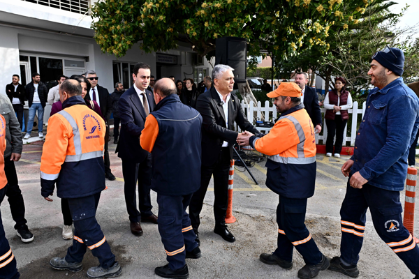 Başkan Uysal, belediye personeliyle bayramlaştı