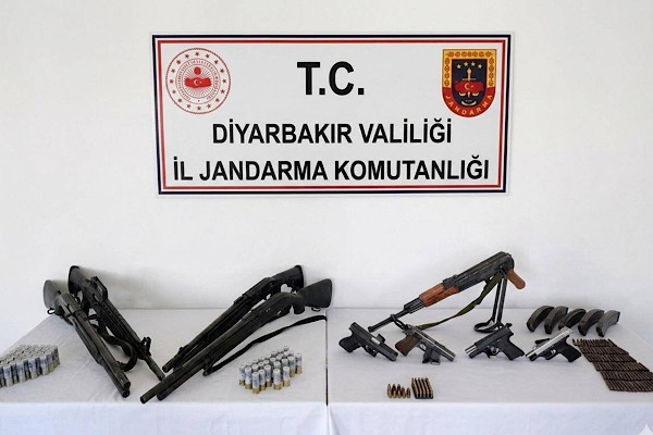 Diyarbakır’da silah kaçakçılığı operasyonu