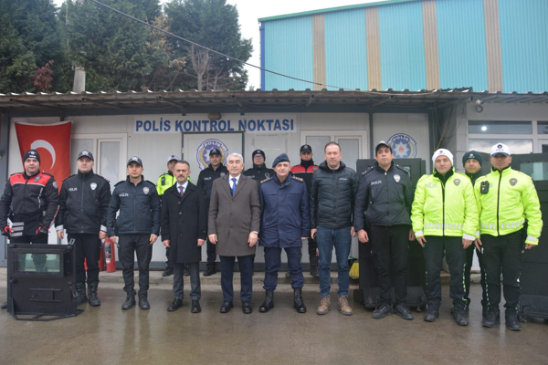 Vali Aktaş, polis ve jandarma uygulama noktalarını ziyaret etti