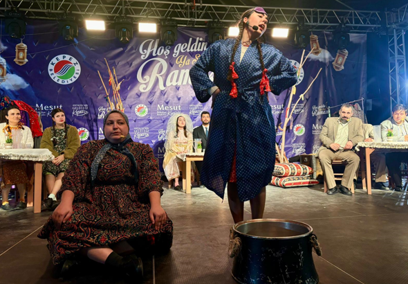 “Düğün Hatırası” adlı oyun Kepezlilerle buluştu