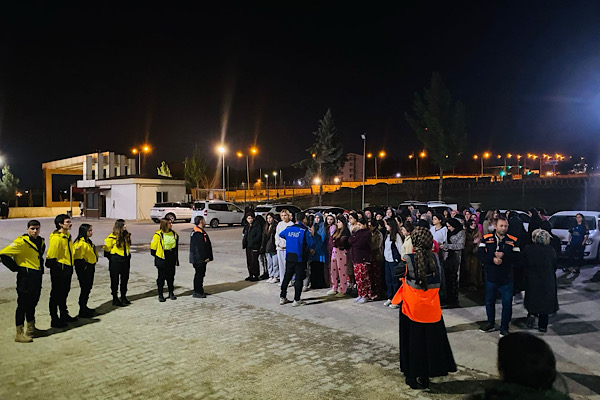 Batman’da öğrenci yurtlarında deprem tatbikatı gerçekleştirildi