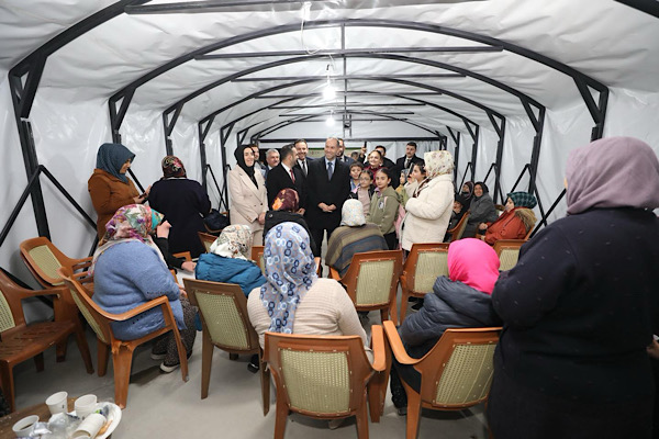 Başkan Özdemir, Muhabbet Çadırı’nda Sarıköprü sakinleriyle buluştu