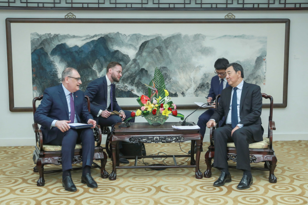 Çin’in Orta Doğu Özel Elçisi, Rusya’nın Beijing Büyükelçisi ile görüştü