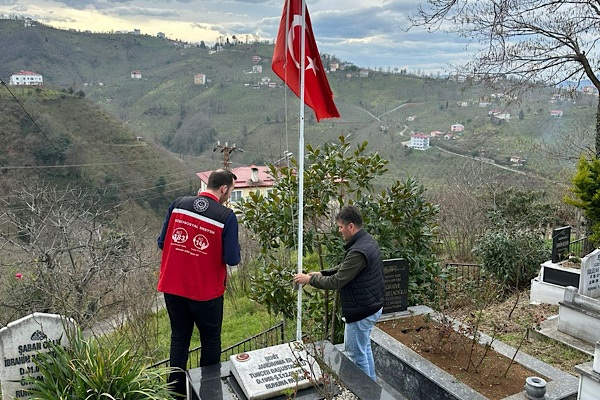 Giresun’da şehit kabirleri için bakım ve onarım seferberliği sürdürüldü