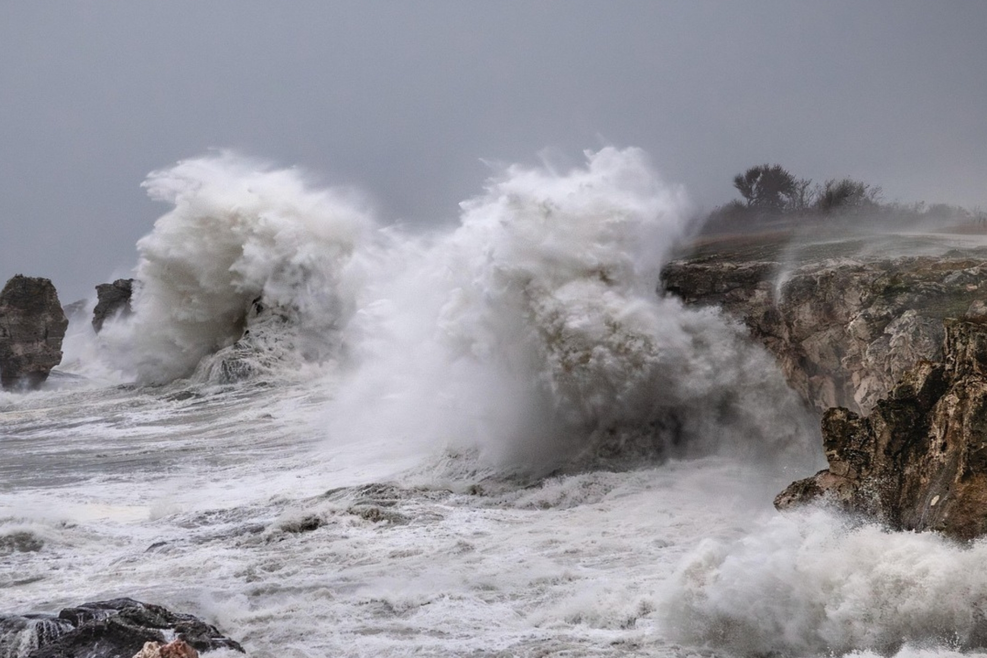 Meteoroloji: Sıcaklıklar artıyor, Batı Akdeniz’de fırtına bekleniyor