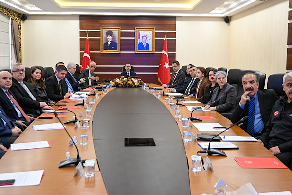 Vali Aktaş başkanlığında kadına yönelik şiddetle mücadele toplantısı gerçekleştirildi