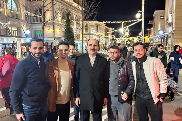 Başkan Altay, teravih sonrası esnafla ve batandaşla buluştu