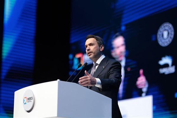 Bayraktar: Beraber oldukça aşamayacağımız hiçbir güçlük yoktur