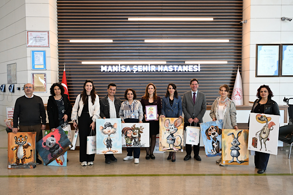 Manisa’dan hastanelerin çocuk servislerine 23 Nisan etkinliği
