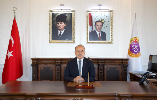 Vali Erol’dan Avukatlar Günü mesajı