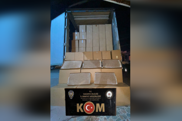 Sakarya’da 1 milyon 125 bin adet dolu makaron ele geçirildi