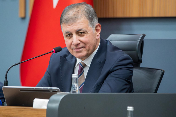 Tugay koltuğunu çocuklara devretti