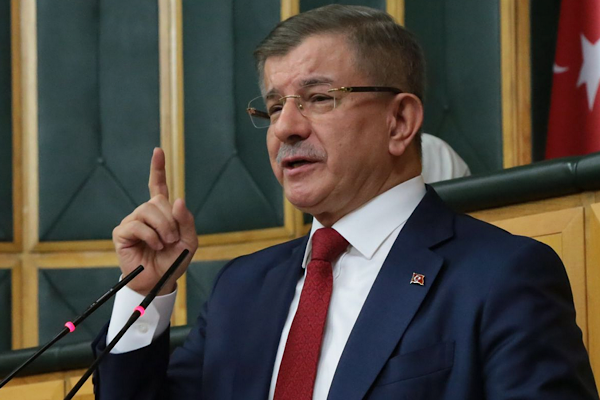 Davutoğlu, Kahramanmaraş’taki okulu ziyaret etti