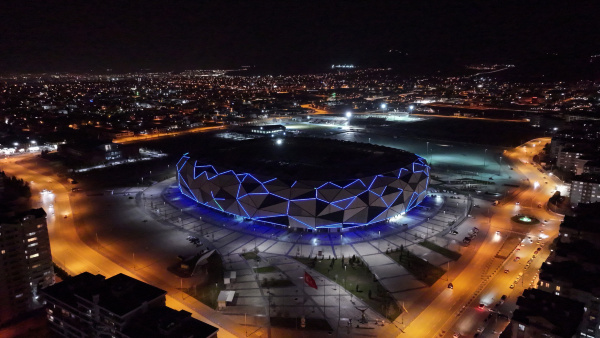 Konya’da otizm farkındalığı için mavi ışıklar yandı