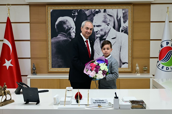 Kepez’de 23 Nisan temsili başkanlık devir töreni