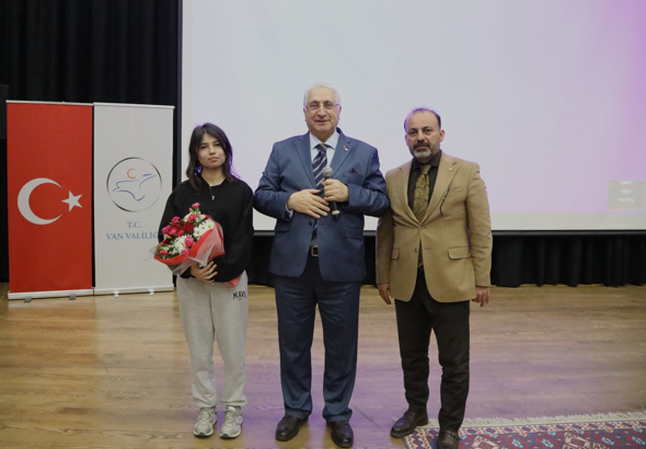 Van’da yapay zeka konulu söyleşi gerçekleştirildi