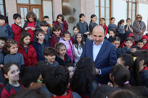 Başkan Altay, öğrencilerle Taş Bina Djital Tanıtım Merkezi’nde buluştu