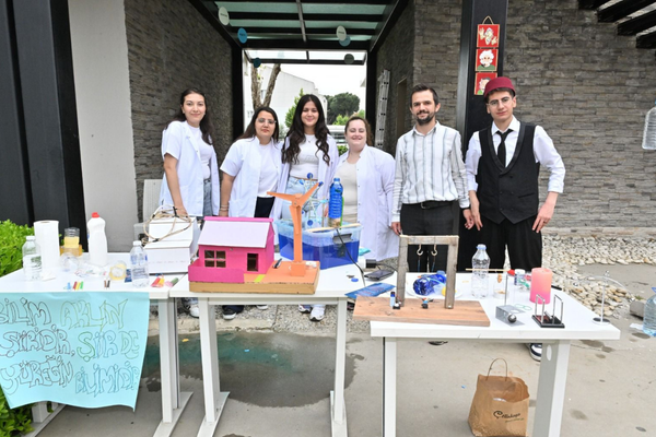 Manisa’da öğrenciler bahar şenliğiyle bilim ve kültürle buluştu