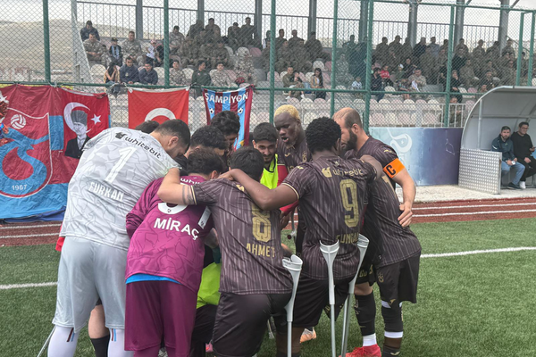 Trabzon Büyükşehir Belediyesi Ampute Futbol Kulübü üçüncülüğü garantiledi