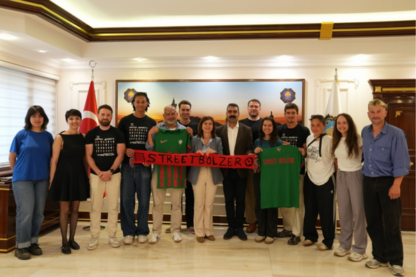Diyarbakır’da gençlik ve spor odaklı uluslararası iş birliği görüşmesi