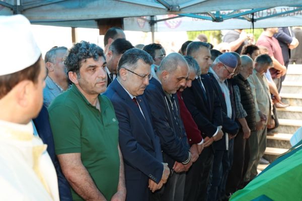 Giresun’da hayatını kaybeden Yıldız ailesi Trabzon’da toprağa verildi