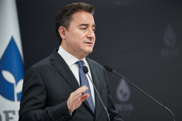 Babacan’dan Arca Çorum FK için tebrik mesajı